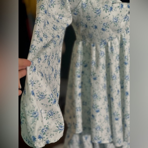 Altar’d State Blue and White Floral Romper - Picture 4 of 4